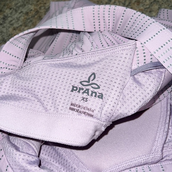 PrAna tank size extra small-sold as is - Picture 10 of 10